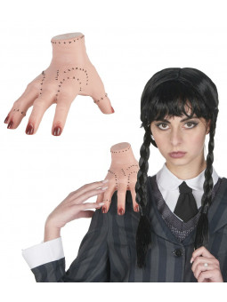 Main Mercredi Addams